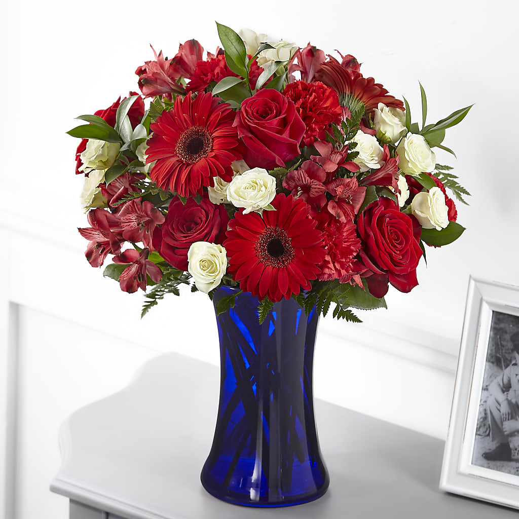 Hearts Embrace Bouquet – For Get Me Not Florist, Williamston NC