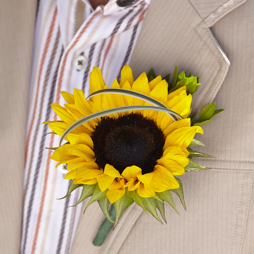 Free Spirit Boutonniere – For Get Me Not Florist, Williamston NC