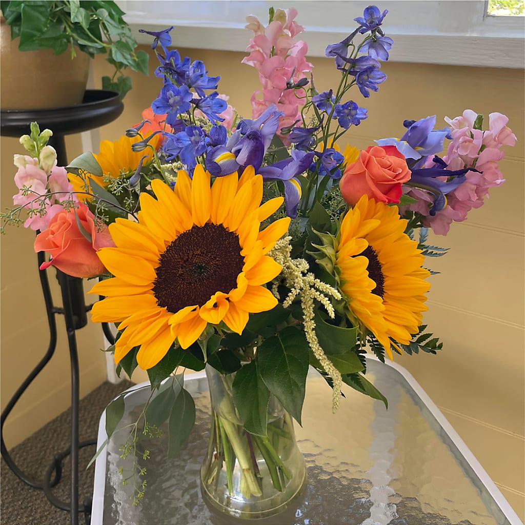 Rays of Life Bouquet –  For Get Me Not Florist, Williamston NC