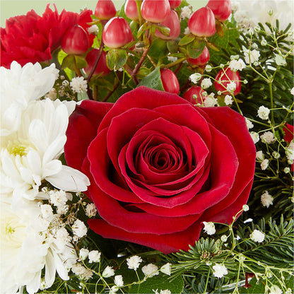 Chance of Flurries Bouquet –  For Get Me Not Florist, Williamston NC