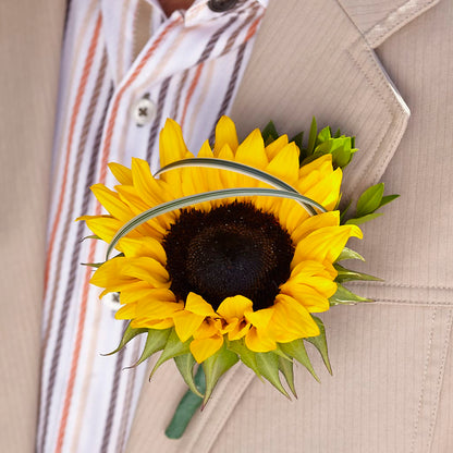 Free Spirit Boutonniere –  For Get Me Not Florist, Williamston NC